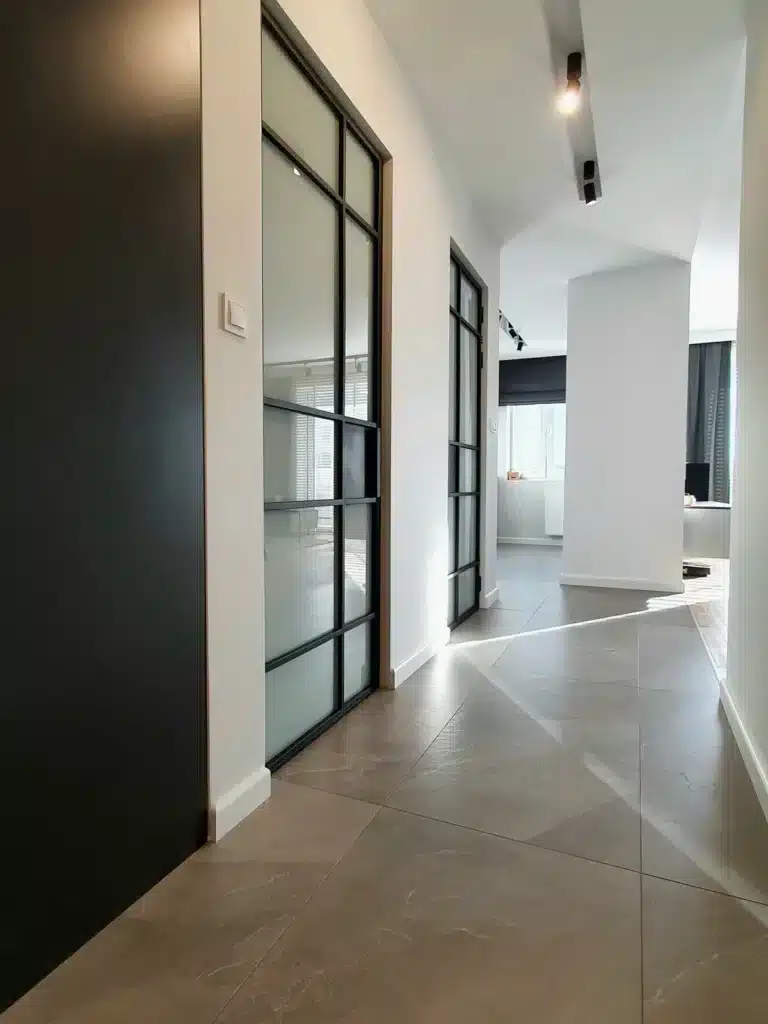 Drzwi-industrialne-Grudziadz-szklo-mleczne