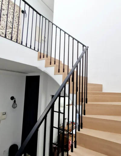 Balustrada-custom-made-stalowa-czarna