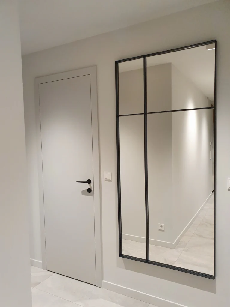 Lustro-loft-minimal-w-stalowej-ramie