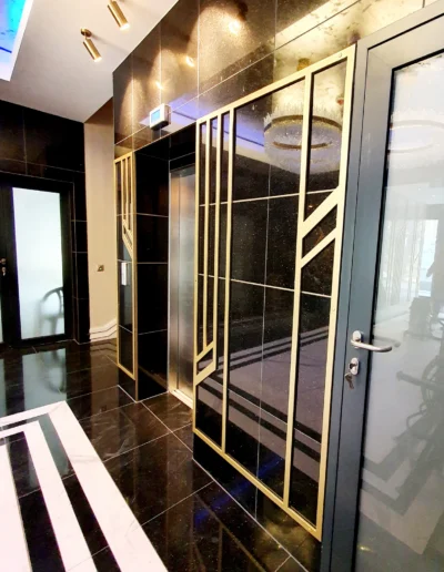 Panele-ozdobne-stalowe-hol-hotel