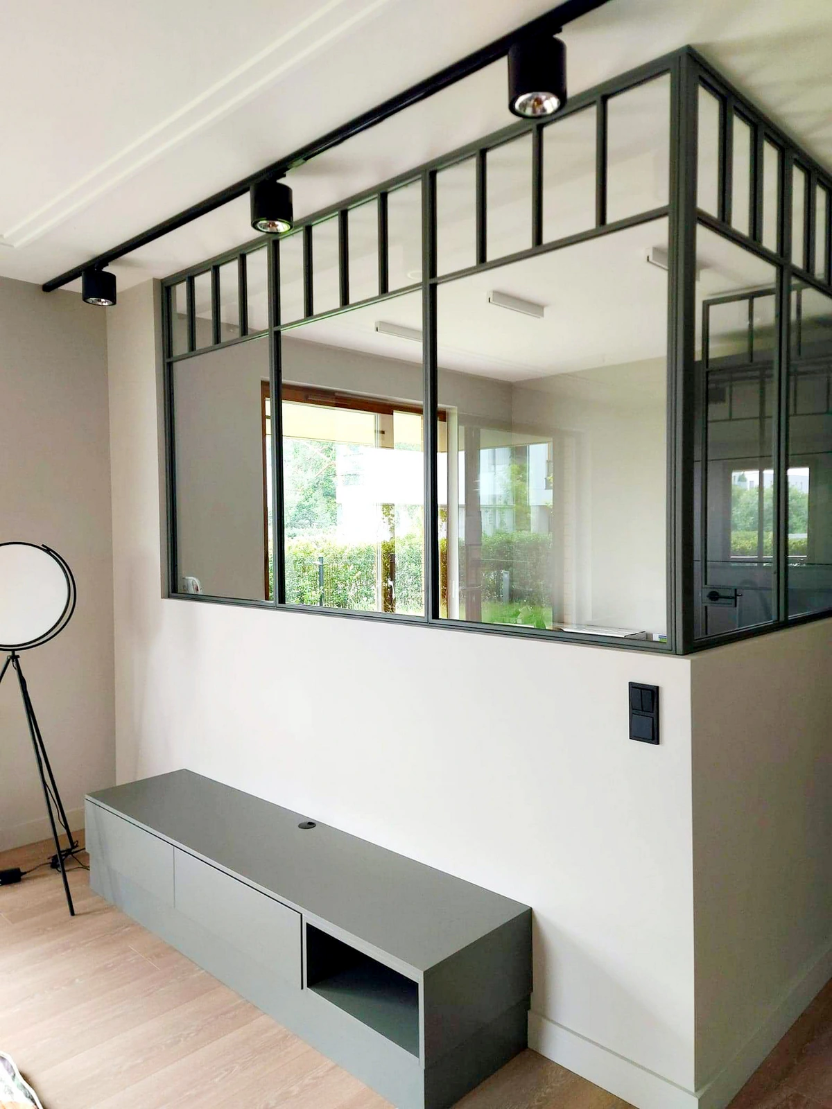 Przeszklenie loftowe – zabudowa sypialni – Gdańsk