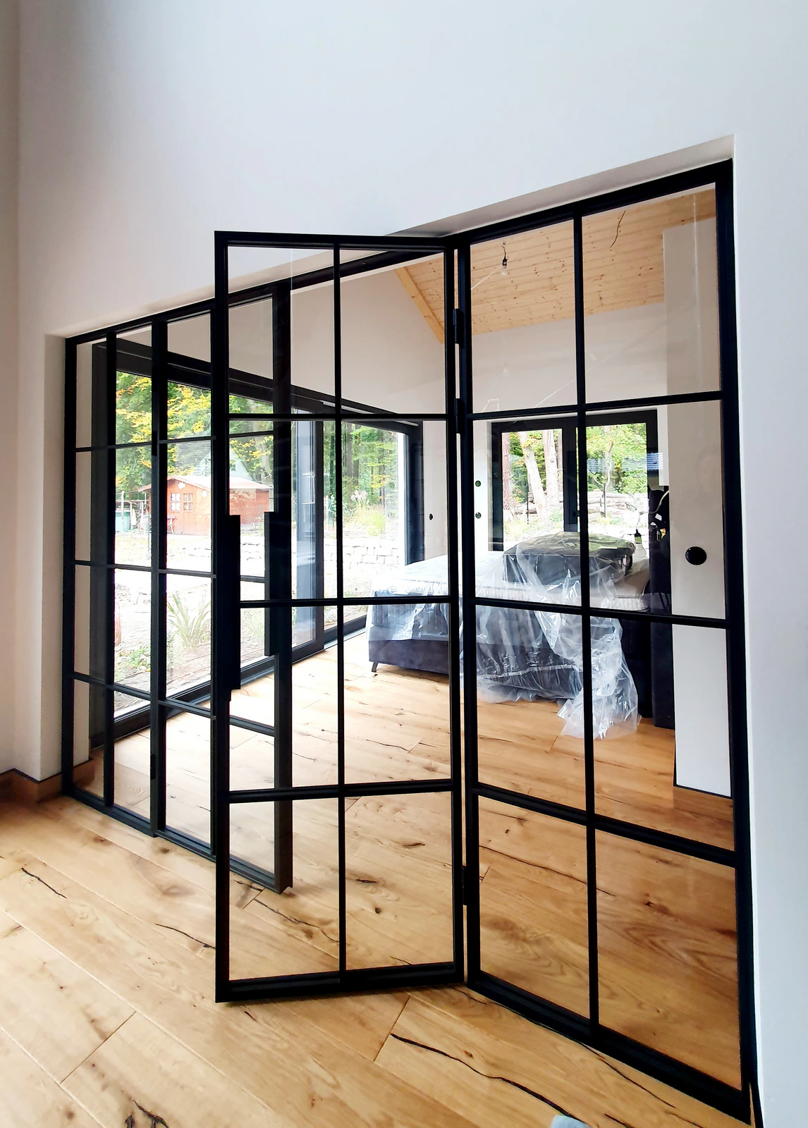 Industrialne przeszklenie loft do sypialni – Bad Saarow