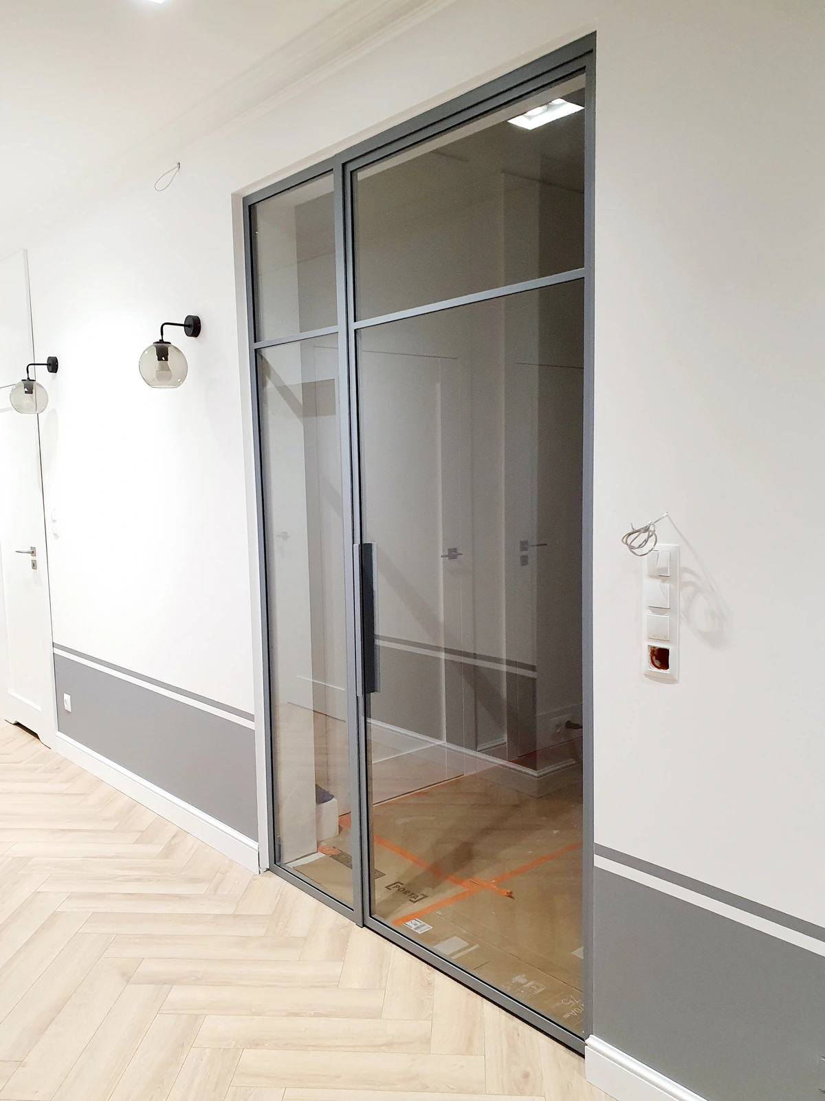 Industrialne-drzwi-stalowe-RAL-9004-mat-Berlin