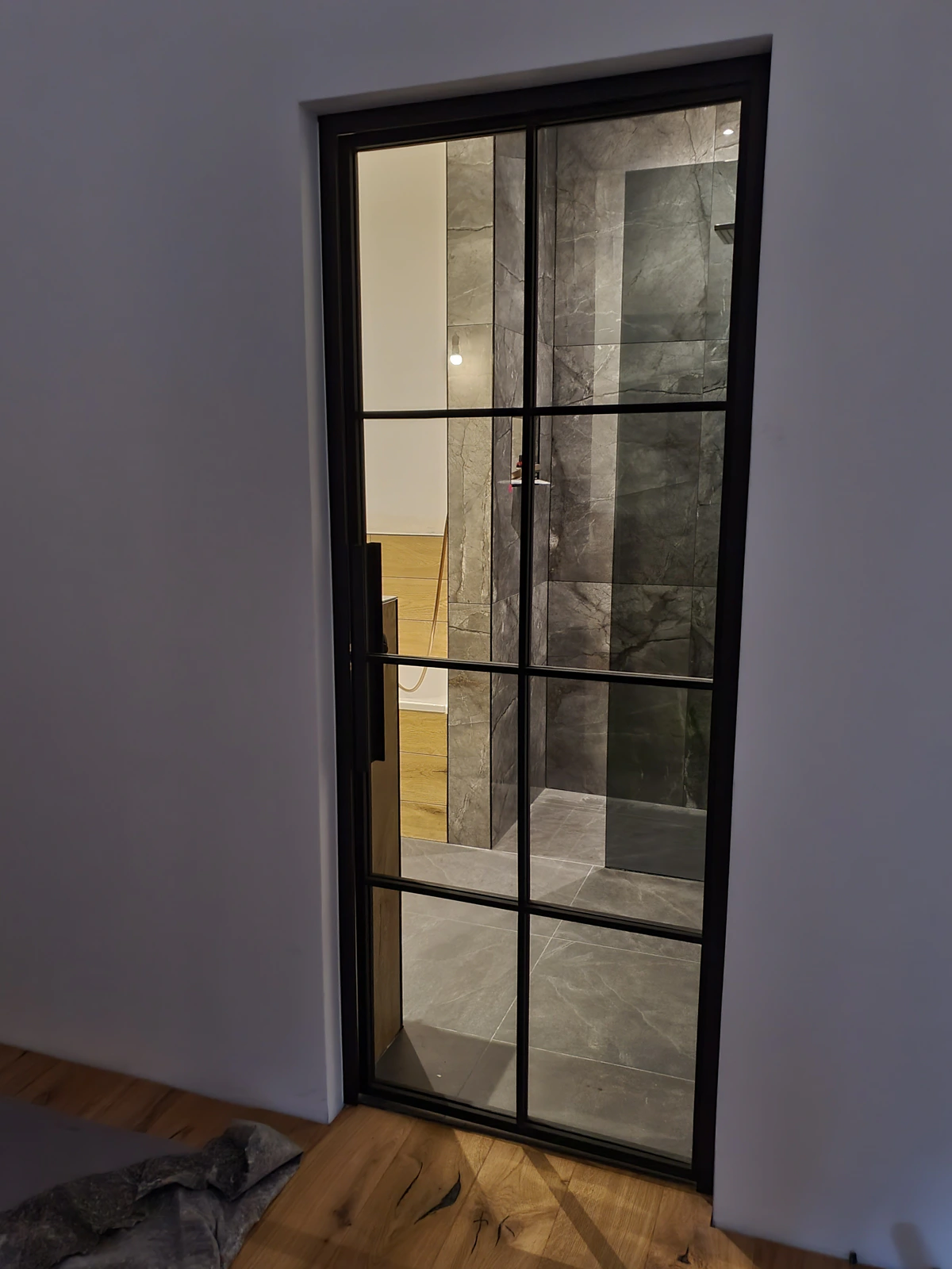 Drzwi pojedyncze-loftowe – trzy oblicza