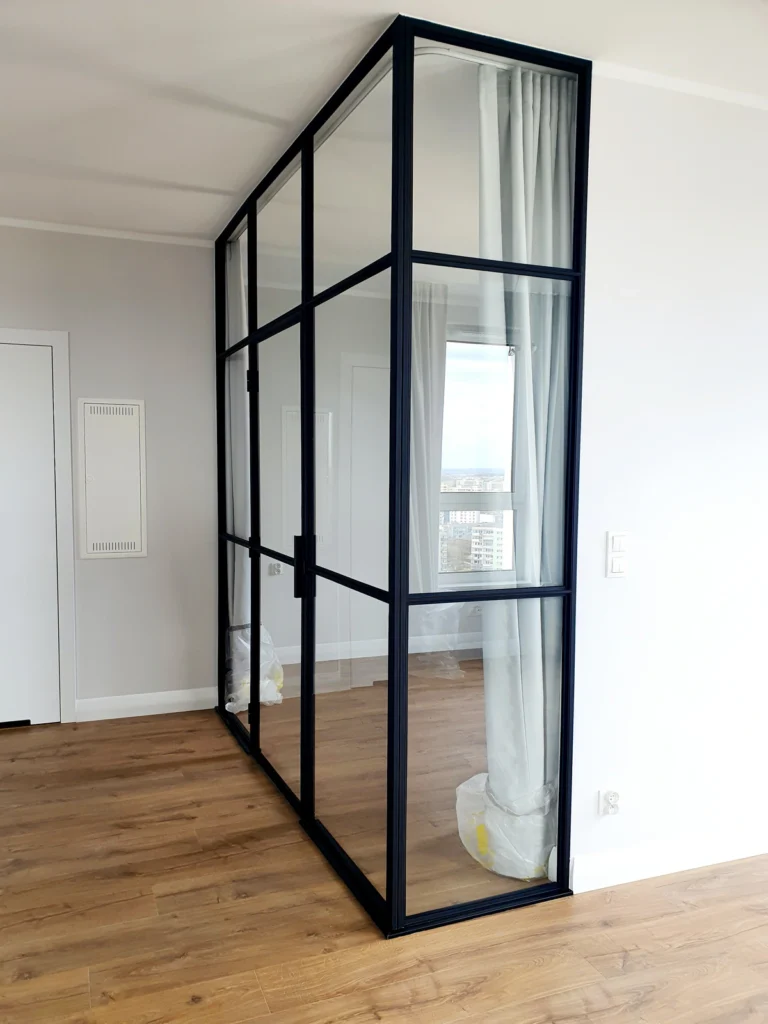 Gdańsk: minimalistyczne przeszklenie narożne do sypialni.